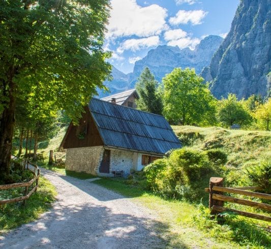 Photo of road to Zadnjica / Fotografija koče na poti v Zadnjico