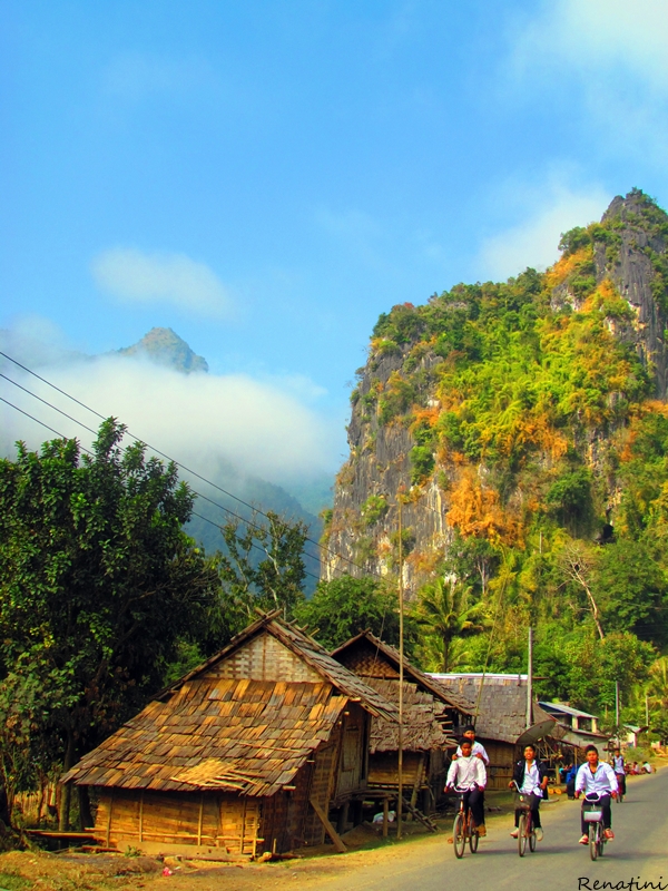Fotografija vasi blizu Nong Khiaw-a