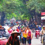 Photo of a crowded street / Fotografija gneče na cesti v Hanoi-ju