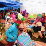 Photo of Can Cau market / Fotografija dela tržnice Can Cau, kjer trgujejo z blagom in oblekami