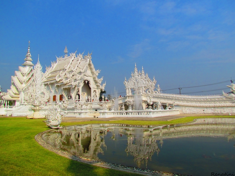 Photo of the white temple / Fotografija belega templja v okolici Chiang Rai-ja